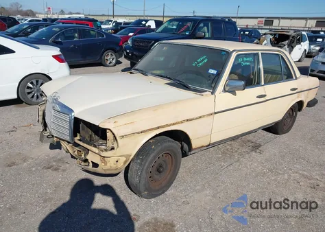 1983 Mercedes-Benz 240 D z USA, uszkodzony, nr VIN WDBAB23A4DB365806